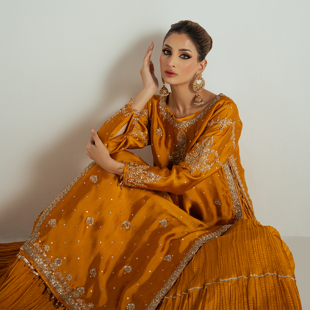 Royal Mustard Elegance